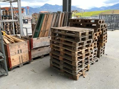 Overview picture of pallats, pallet borders, pallet boxes