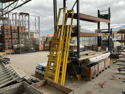 Overview picture of stair (2x)