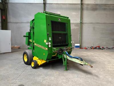 Immagine panoramica di 1997 John Deere 590 Imballatrice trainata per balle rotonde