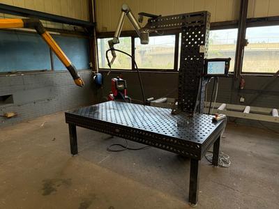 Robotic welding station