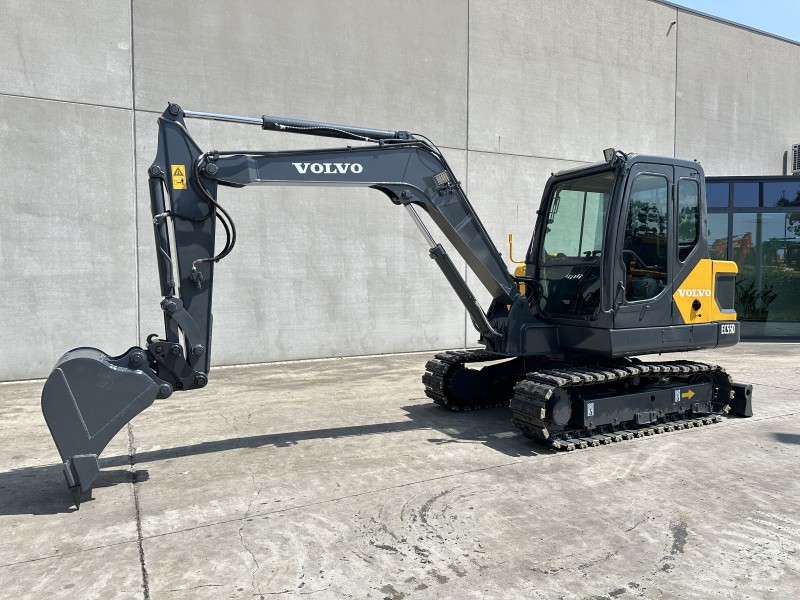 Pelle de taille moyenne Volvo EC55D 2020