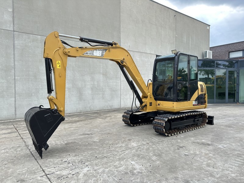 Pelle de taille moyenne Caterpillar 305.5 de 2013