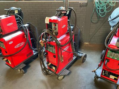 Imagen general de 2012 Fronius TransPulse Synergic 4000 Welding machine