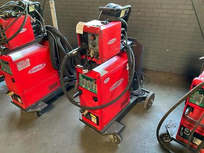Imagen general de 2008 Fronius TransPulse Synergic 4000 Welding machine