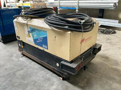 Immagine panoramica di 2006 Ingersoll Rand R1074F762E air compressor