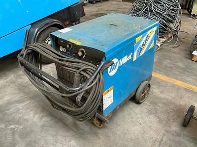Overview picture of Miller Gold Star 852 welding machine