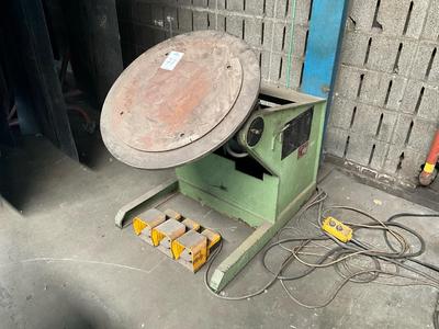 Overview picture of 1996 Nuova Cerso TRM 400 welding positioner