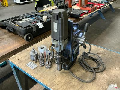 Immagine panoramica di Nitto Kohki WA-3500 Magnet drilling machine