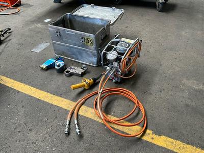 Immagine panoramica di Hytorc hydraulic pump set up