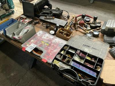 Overview picture of welding equipment