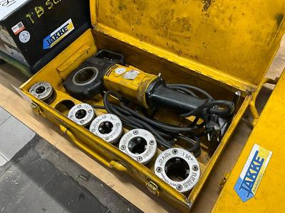 Overview picture of rems thread cutter