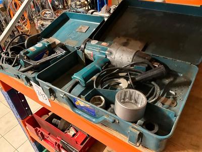 Overzichtsfoto van makita power tool (2x)