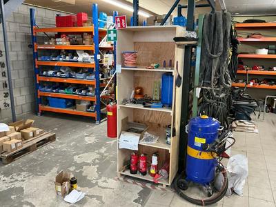 Overview picture of Contractor equipment