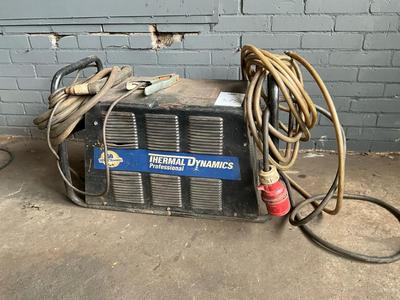 Immagine panoramica di 2008 Thermal Dynamics Cutmaster 101 plasma cutting machine