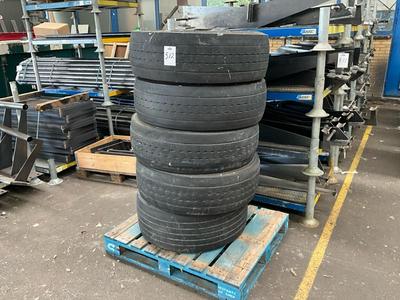 Immagine panoramica di tire (5x)