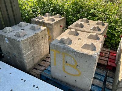 Overview picture of concrete block (7x)