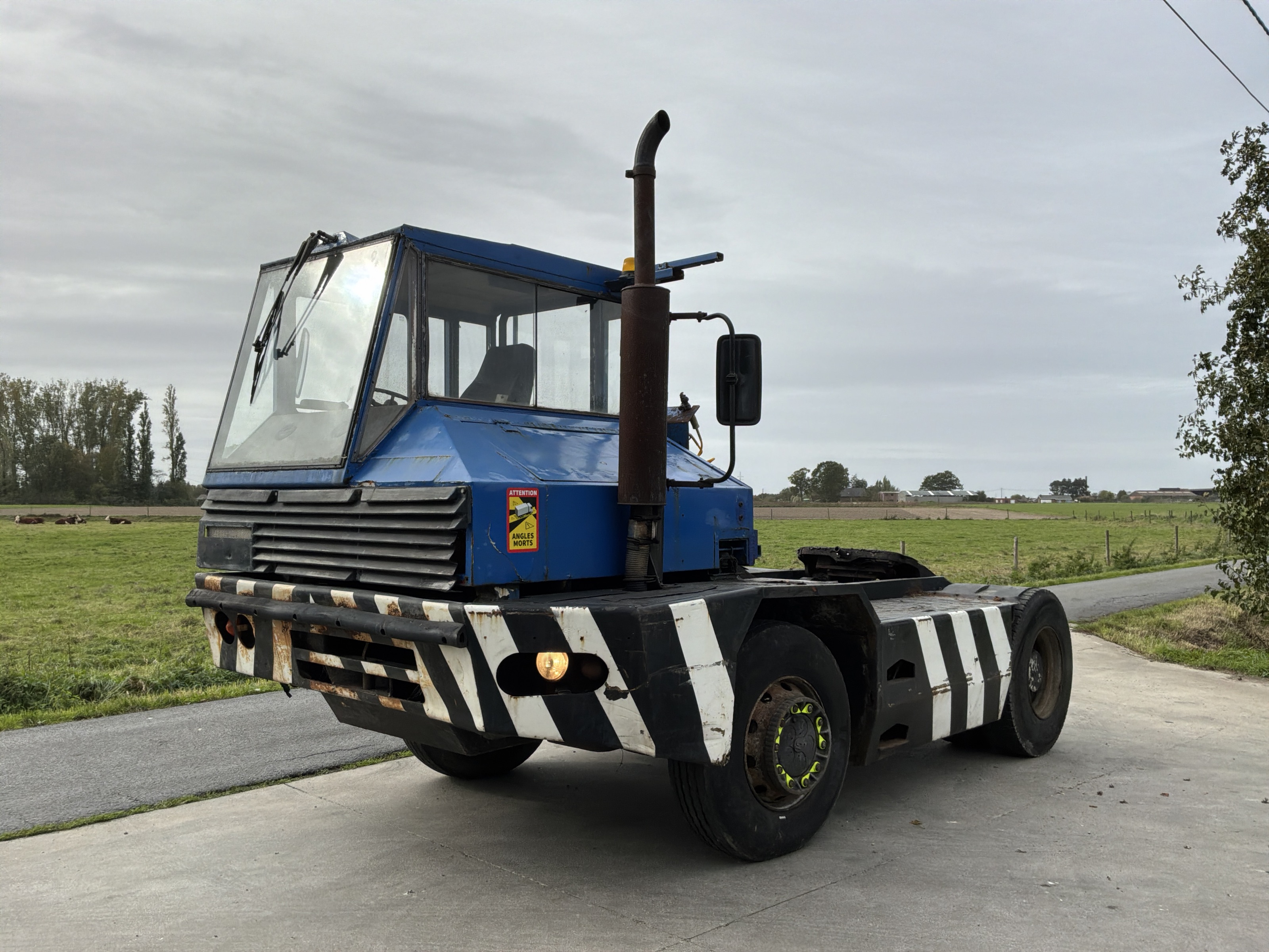 Sisu TR160 CR 4WD Terminal Tractor Truck