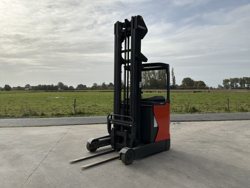 Overview picture of 2017 Linde R14 360° reach truck