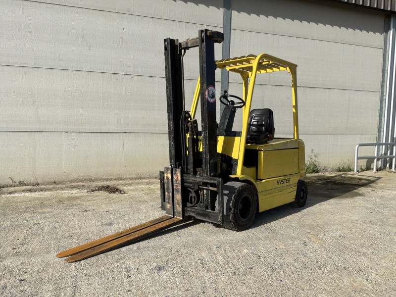 Overview picture of 2004 Hyster J3.00XM Electric Forklift