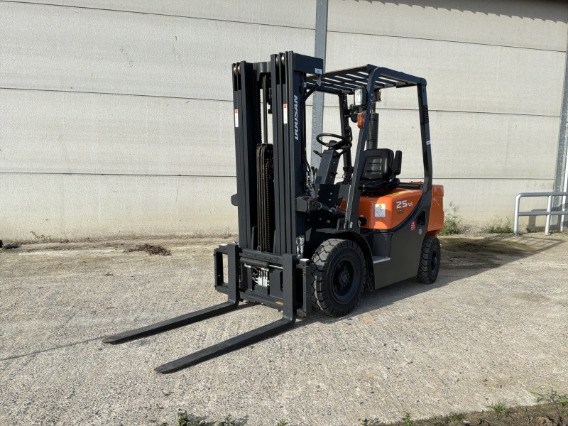 2020 Doosan D25GP Forklift (demo unit)
