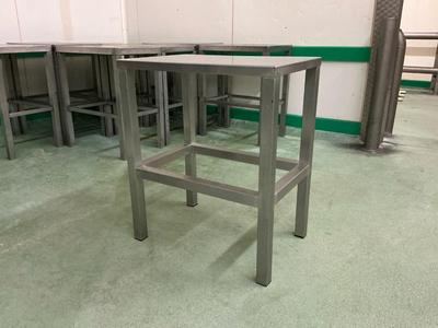 Übersichtsbild von Inox table (9x)