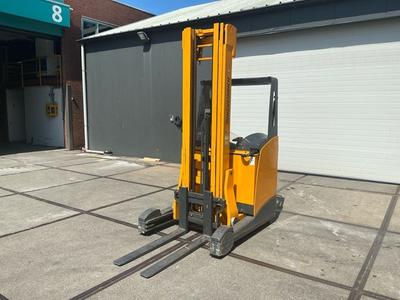 Översiktsbild av Jungheinrich ETV 214 Reachtruck