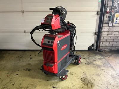 Übersichtsbild von Fronius TransSteel 4000 Pulse Lasapparaat