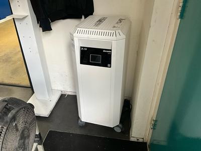 Overzichtsfoto van 2022 Deconta R150 lucht zuiverings unit