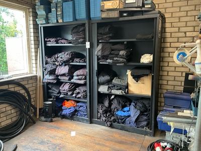 Overzichtsfoto van werkplaatskast (2x)
