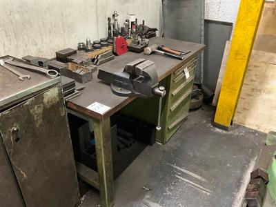 Overview picture of workbench