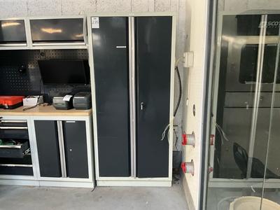 Overzichtsfoto van Metalen kast