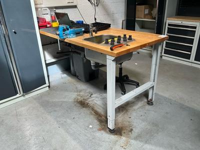 Overzichtsfoto van werktafel