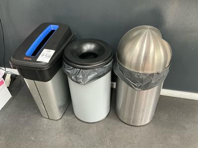 Overzichtsfoto van afvalbak (3x)