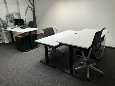 Overview picture of zit-sta bureau (3x)