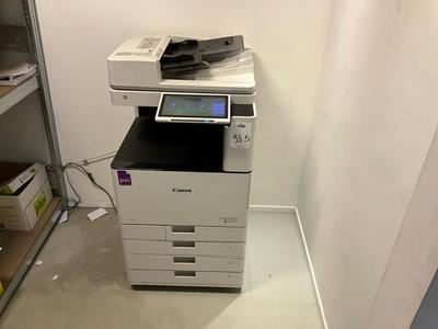 Immagine panoramica di Canon imagerunner advance DX kantoorprinter