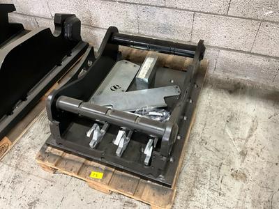 Översiktsbild av 2024 Oilquick OQ80 header plate frame