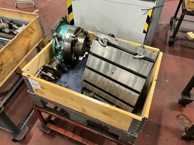 Immagine panoramica di Dividing head 3-jaw chuck and fixture plate 90°
