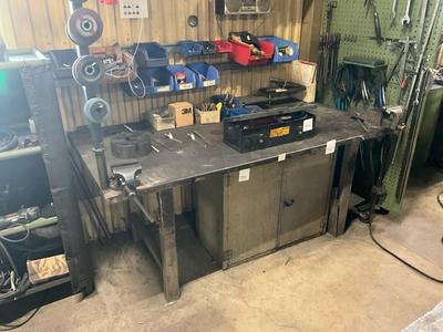 Immagine panoramica di Welding table