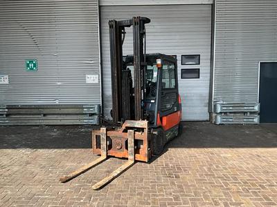 Översiktsbild av 2006 Toyota 7FBMF30 forklift