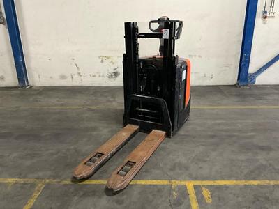 Översiktsbild av 2014 Toyota SPE200D Stacker