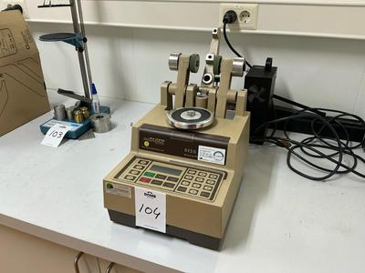 Immagine panoramica di Taber 5135 Rotary abraser