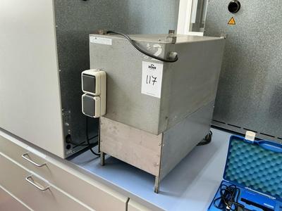 Overview picture of UV cabinet