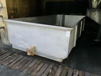 Immagine panoramica di stainless steel Transport bin