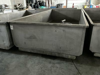 Immagine panoramica di stainless steel Transport bin
