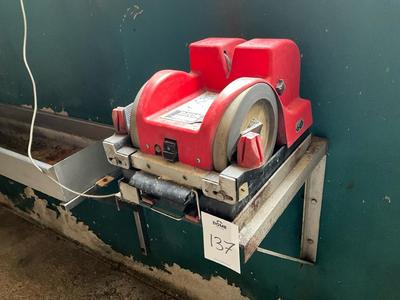 Immagine panoramica di Dick SM-111 sharpening machine