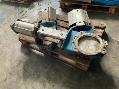 Immagine panoramica di knife gate valvle (3x)