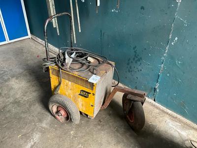 Immagine panoramica di Esab THF 250 Mobile welding transformer