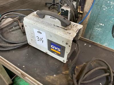 Immagine panoramica di Gys 180p MMA tig welding inverter