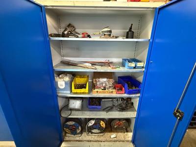 Overview picture of Various tools and materials
