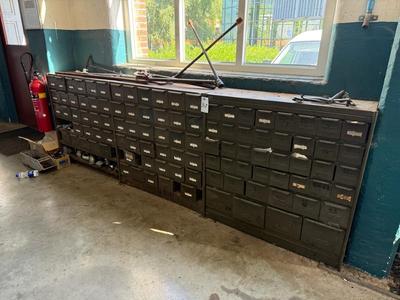 Übersichtsbild von Cabinet with various installation material